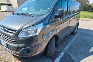 Ford Transit con cinghia vuova