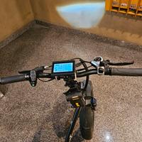 bicicletta 30km autonomia display cruise control 