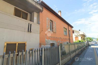 CASA SEMINDIPENDENTE A TERAMO