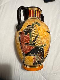 Vaso in terracotta figure grecia