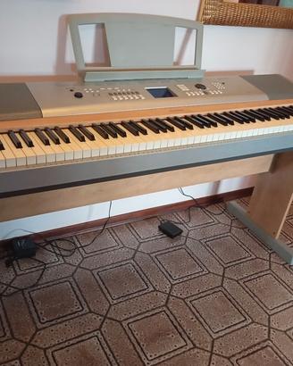 Pianoforte digitale YAMAHA DGX620