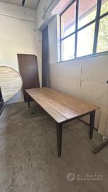 Tavolo in legno