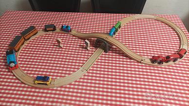 Set trenino e binari in legno Ikea 