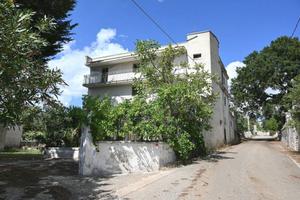Palazzo / Stabile di 520 m² con più di 5 locali a 