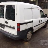 Ricambi Opel Combo 2010 bianco e giallo