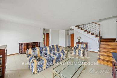 Appartamento di 182 m² con 4 locali e box auto a P