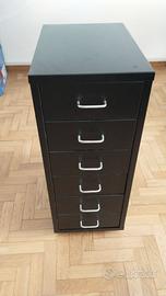 Cassettiera IKEA in metallo su ruote – 6 cassetti