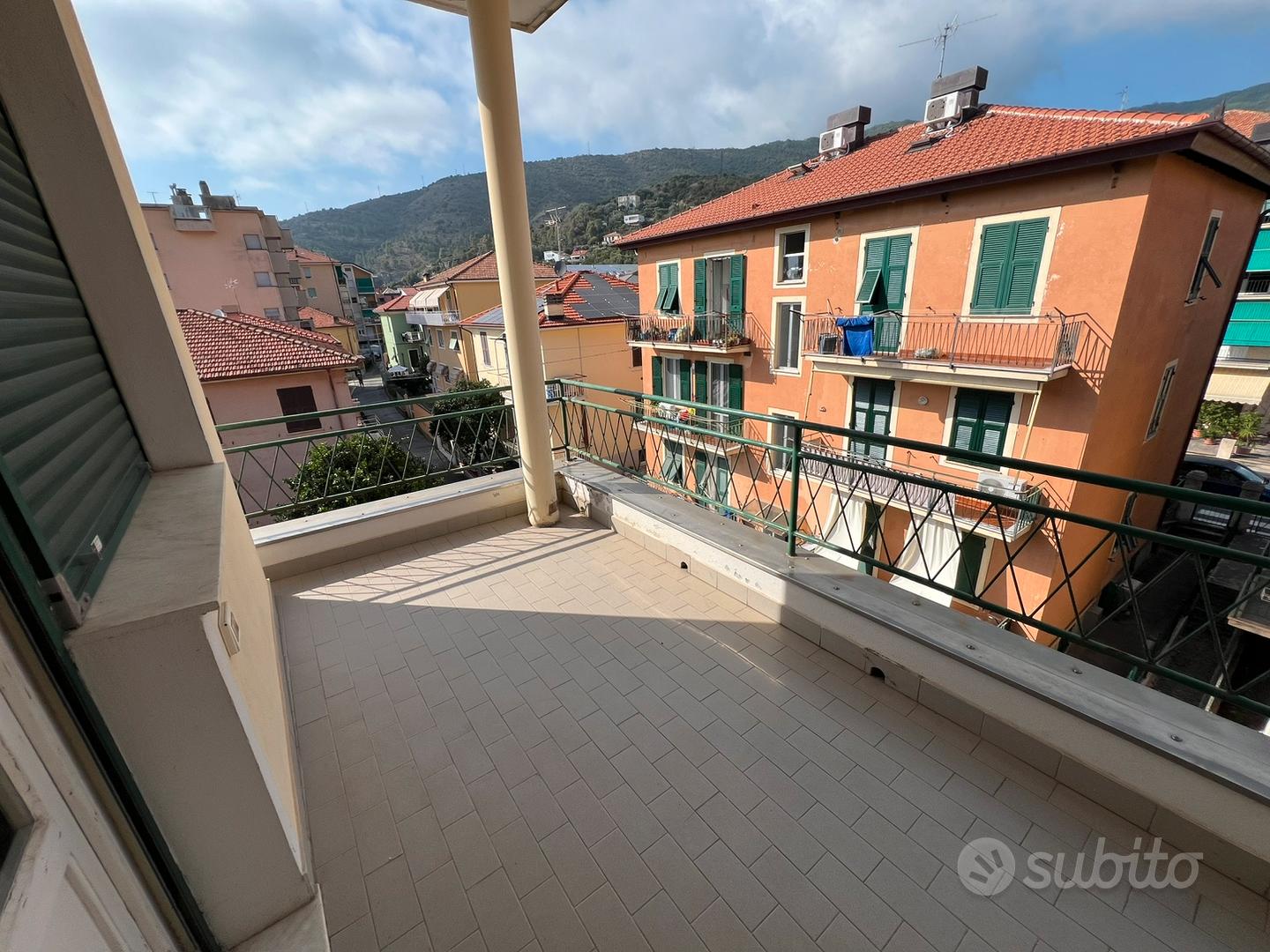 Ampio e luminoso appartamento in piccola palazzina - Vista 5