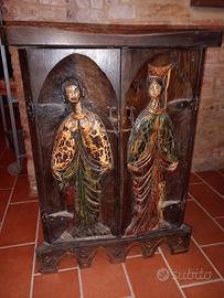 mobiletto angolare intarsiato a mano