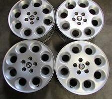 Cerchi in lega completi di gomme alfa romeo 166