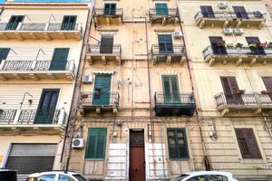 3 LOCALI A PALERMO