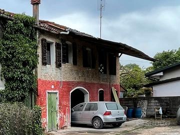 Mirano ampia porzione di casa su 2 piani