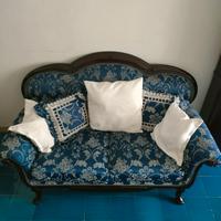 Divano piccolo stile inglese in legno (2 posti)