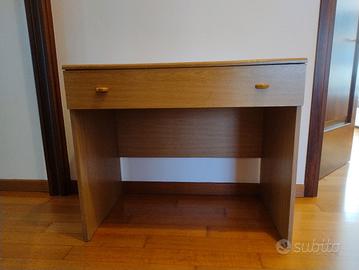 scrivania in laminato color betulla 