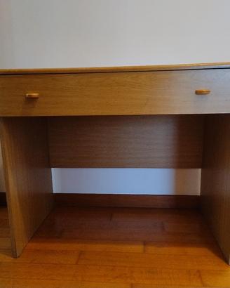 scrivania in laminato color betulla 