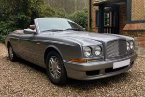 Elegantissima Bentley Azure iscrivibile ASI