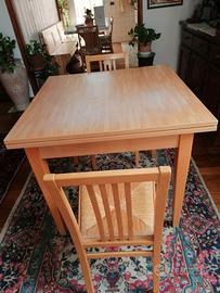 Tavolo allungabile con 6 sedie