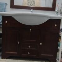 mobile bagno con specchio e cornice 