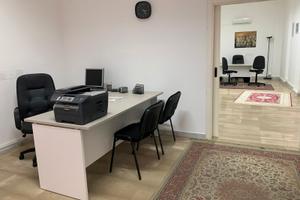 Locale commerciale via Gubbio