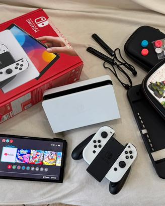 Nintendo Switch OLED white con accessori