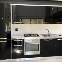 Cucina completa di elettrodomestici