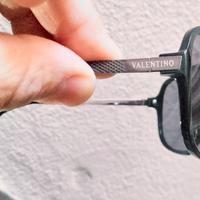 occhiali da sole marca Valentino 