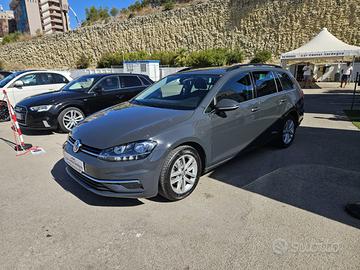 VOLKSWAGEN Golf Variant 7ª serie - 2019