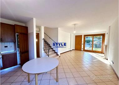 CENTRALISSIMA BIFAMILIARE 3 CAMERE