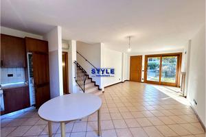 CENTRALISSIMA BIFAMILIARE 3 CAMERE