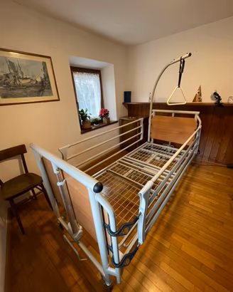 Letto ospedaliero elettrico