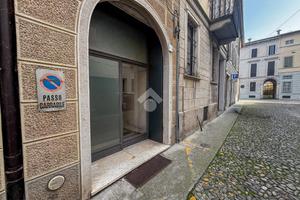 NEGOZIO A CREMONA