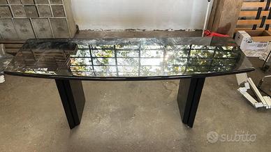 Tavolo sala da collezione