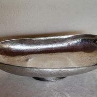 CENTROTAVOLA IN PELTRO LAVORATO "BELLOTTI"