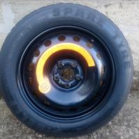 ruota di scorta per auto Alfa Romeo.