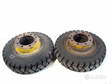SET PNEUMATICI MULETTO MULETTO