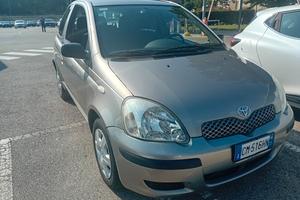 TOYOTA YARIS SOLO 104.000  KM.