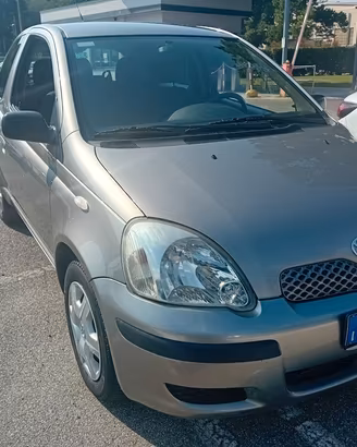 TOYOTA YARIS SOLO 104.000  KM.