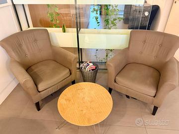 Coppia di poltrone in buone condizioni