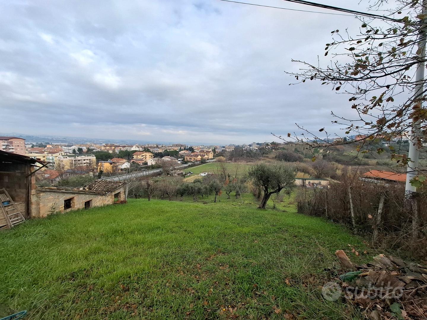 Casa indipendente da ristrutturare - Vista 2