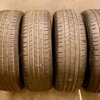 8 gomme ancora al 80% 215/65 R17