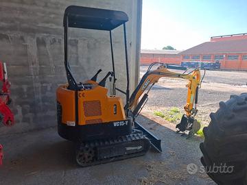 escavatore a cingoli 1500kg