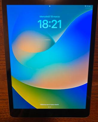 Ipad 8a generazione con Apple Pencil e tastiera