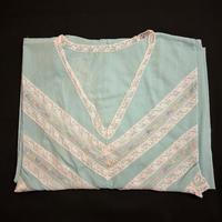 Camicia da notte celeste in cotone con decorazioni