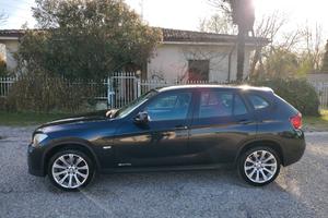 BMW X1 sDrive 18D Eletta. LEGGERMENTE GRANDINATA