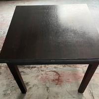 Tavolo apribile in legno