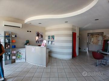 privati vende negozio / studio professionale 