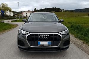 Audi Q3 35 TFSI Business Advanced