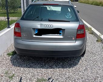 AUDI A4 2ª serie - 2003
