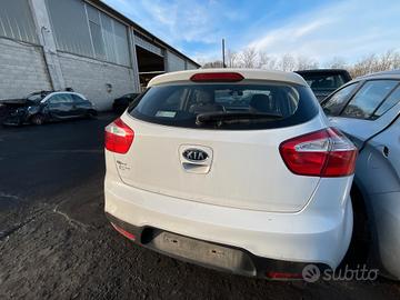RICAMBI VARI POSTERIORE KIA RIO 2010