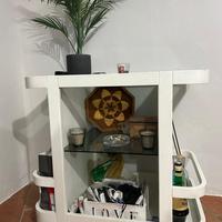 Tavolino mobile con rotelle